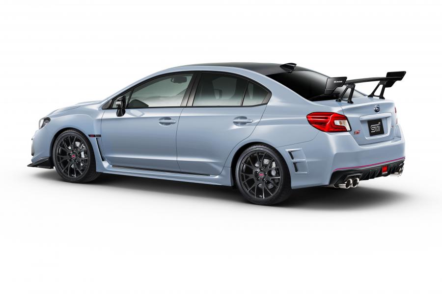  Subaru WRX STI S208 2017 года  (фото 2 из 23)